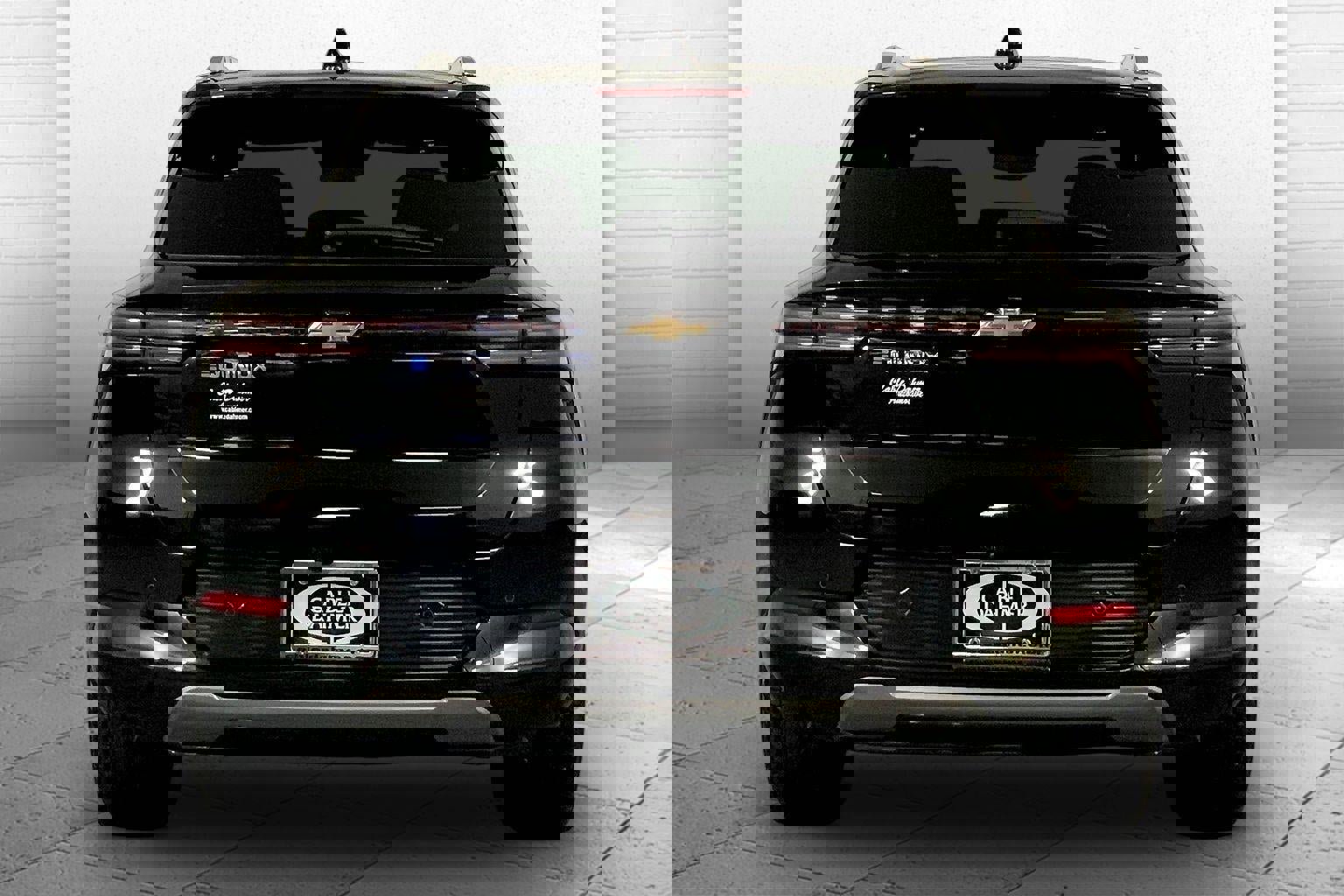 Used 2025 Chevrolet Equinox EV LT image 3