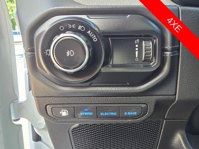 Used 2024 Jeep Wrangler Unlimited Sahara w/ Technology Group AWD/4WD image 10