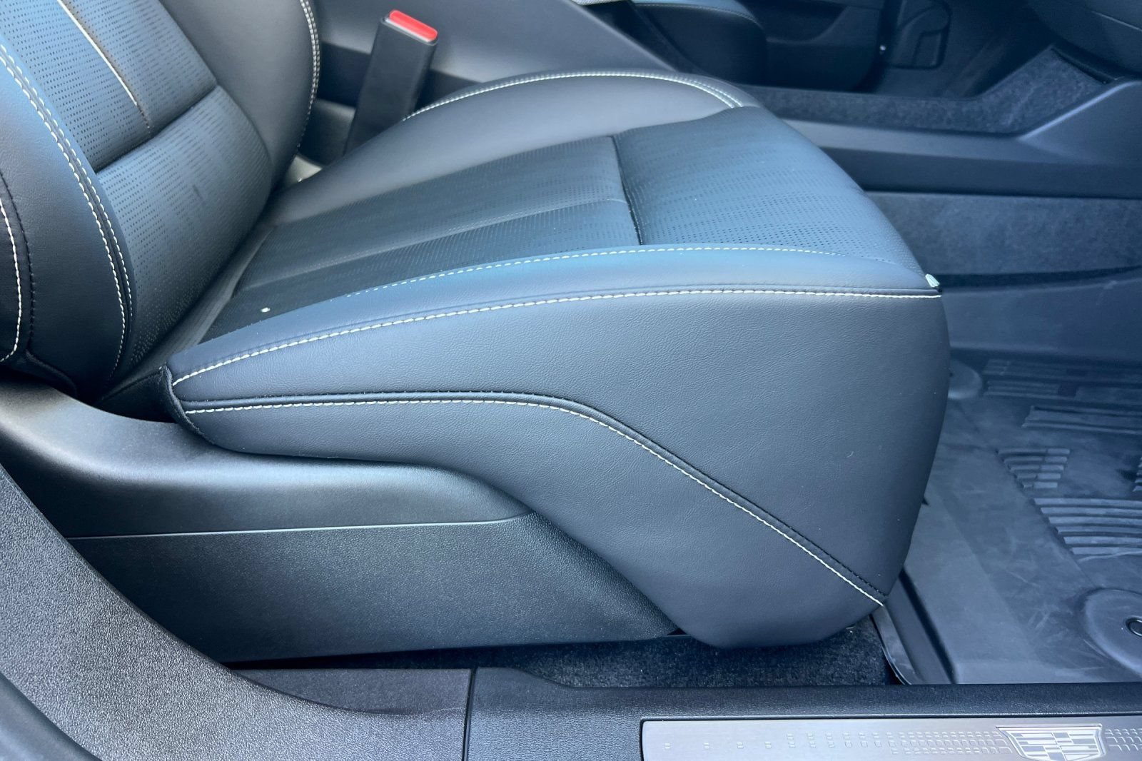 Used 2026 Cadillac Optiq Luxury 2 w/ LPO, Floor Liner Package RWD image 22