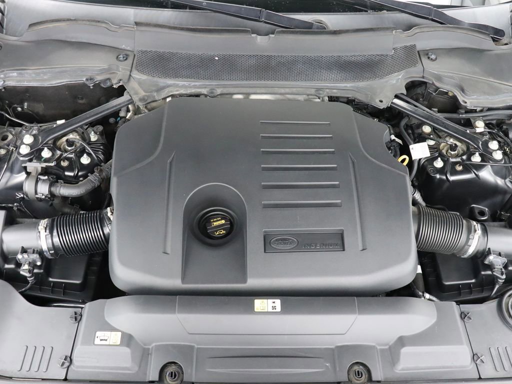 Used 2019 Land Rover Range Rover Sport HST image 9
