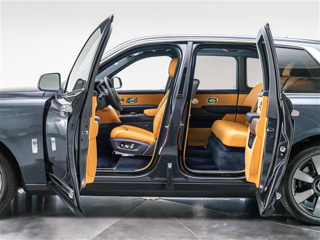 Used 2024 Rolls-Royce Cullinan AWD/4WD image 21