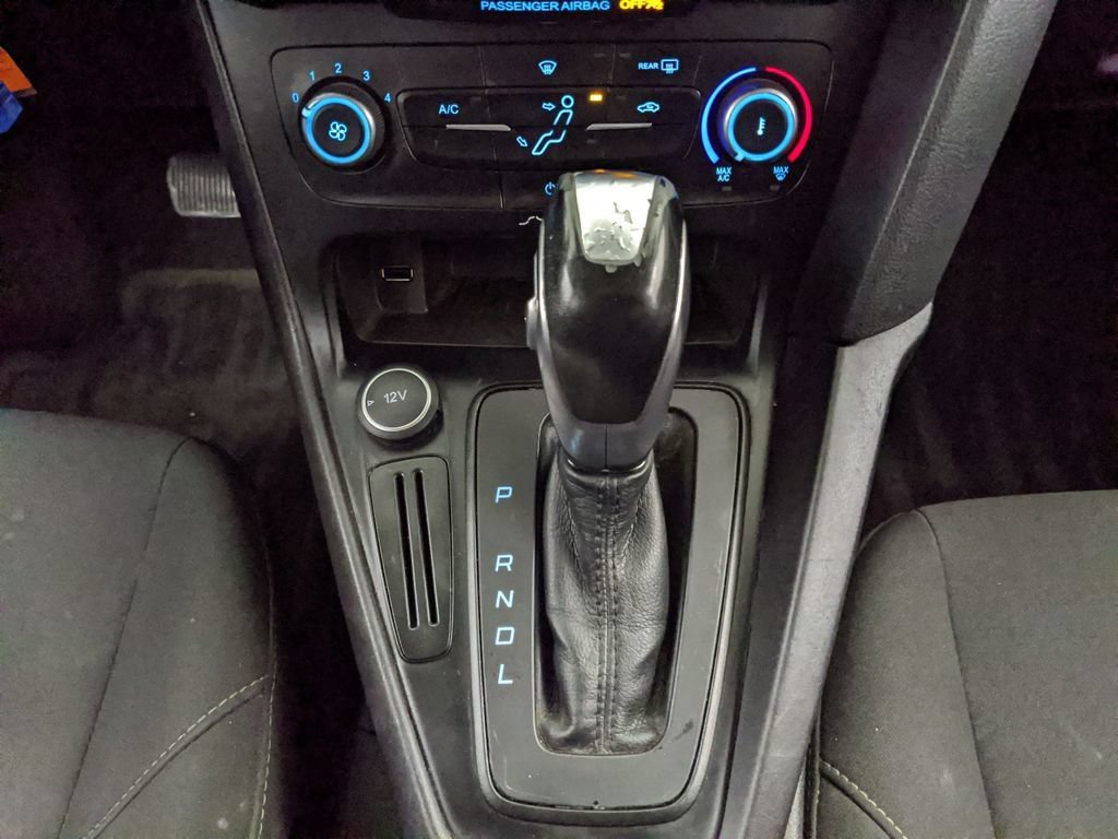 Used 2015 Ford Focus SE FWD image 9