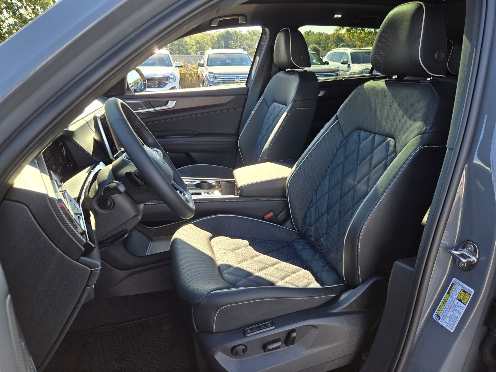 New 2026 Volkswagen Atlas Cross Sport SEL Premium R-Line image 5