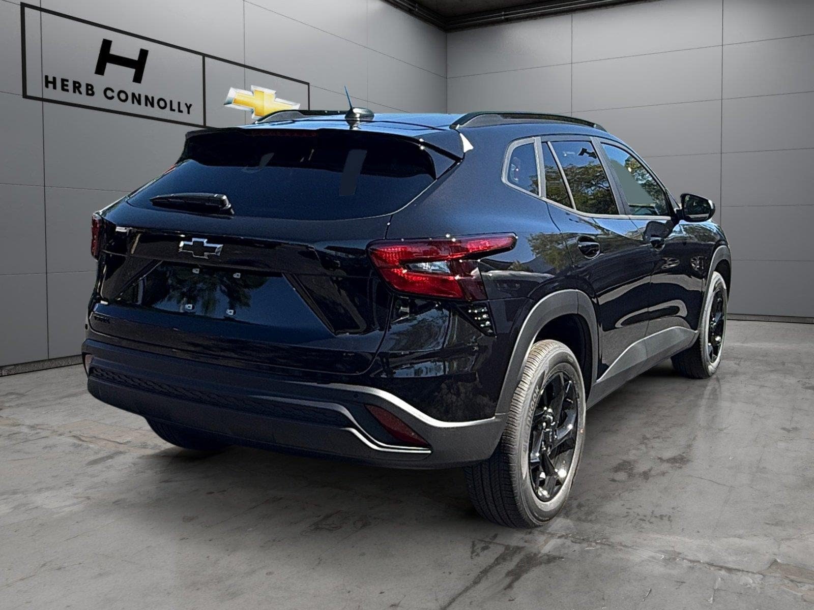 New 2026 Chevrolet Trax LT w/ Driver Confidence Package FWD image 5