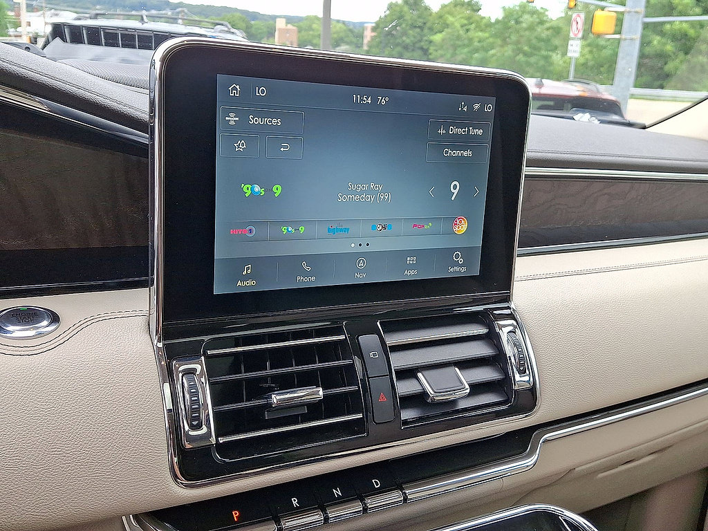 Used 2021 Lincoln Navigator Reserve w/ Luxury Package AWD/4WD image 14