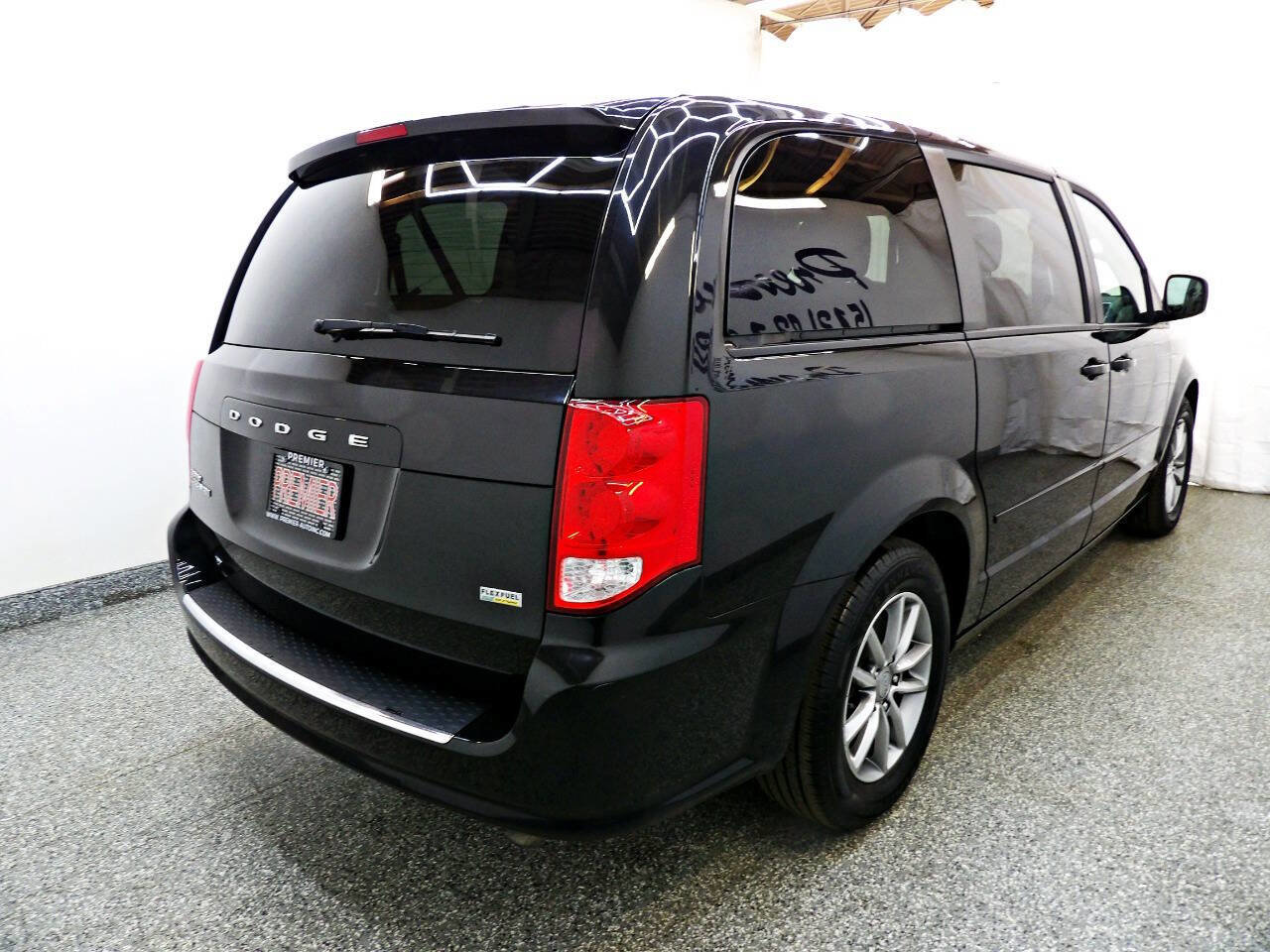 Used 2016 Dodge Grand Caravan SE image 6