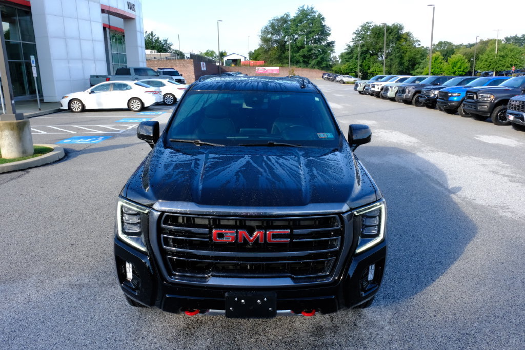 Used 2023 GMC Yukon AT4 w/ AT4 Premium Plus Package AWD/4WD image 9