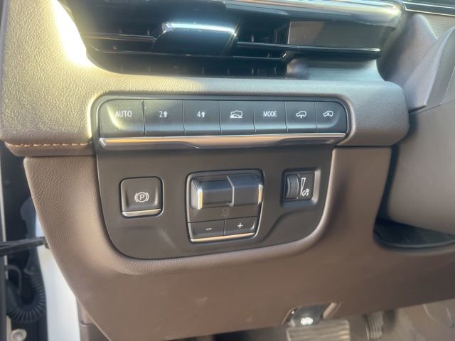 Used 2024 Cadillac Escalade ESV Premium Luxury w/ Performance Package image 9