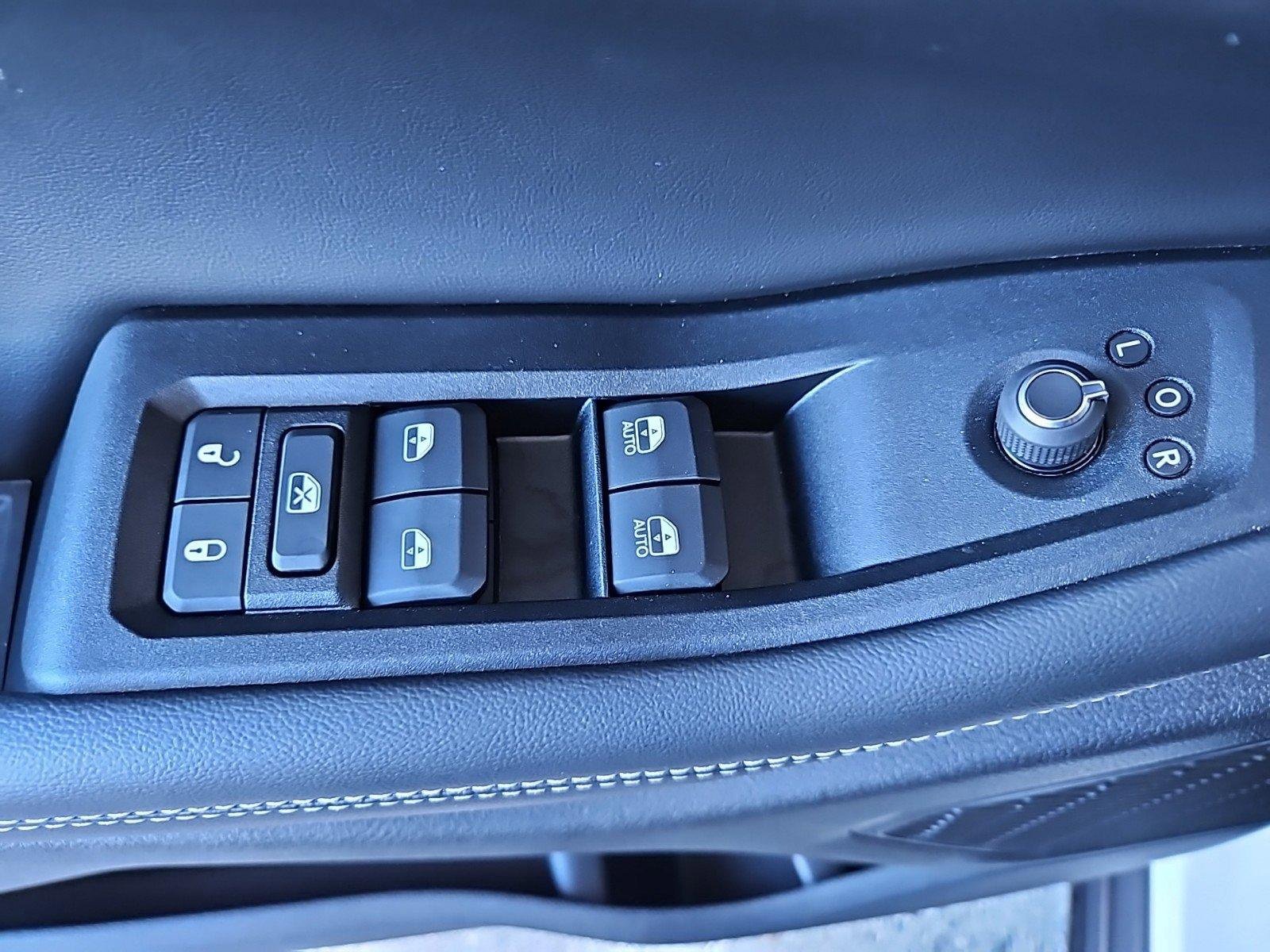 New 2024 Jeep Grand Cherokee L Limited image 17