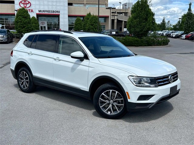 Used 2020 Volkswagen Tiguan SE w/ Panoramic Sunroof Package image 2