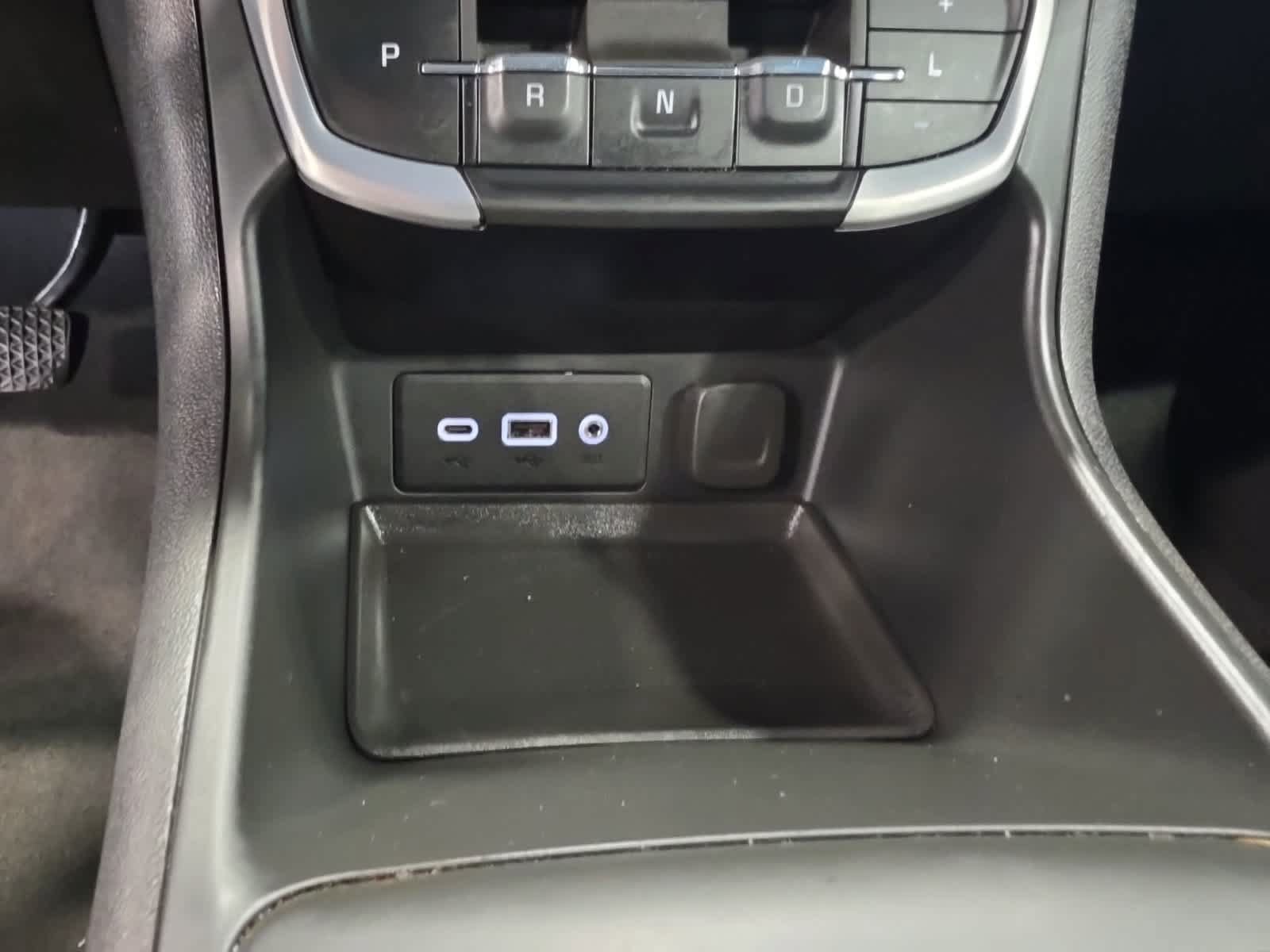 Used 2023 GMC Terrain SLE FWD image 25