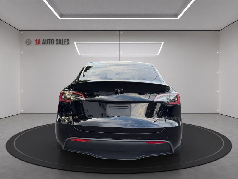 Used 2022 Tesla Model Y Performance image 4