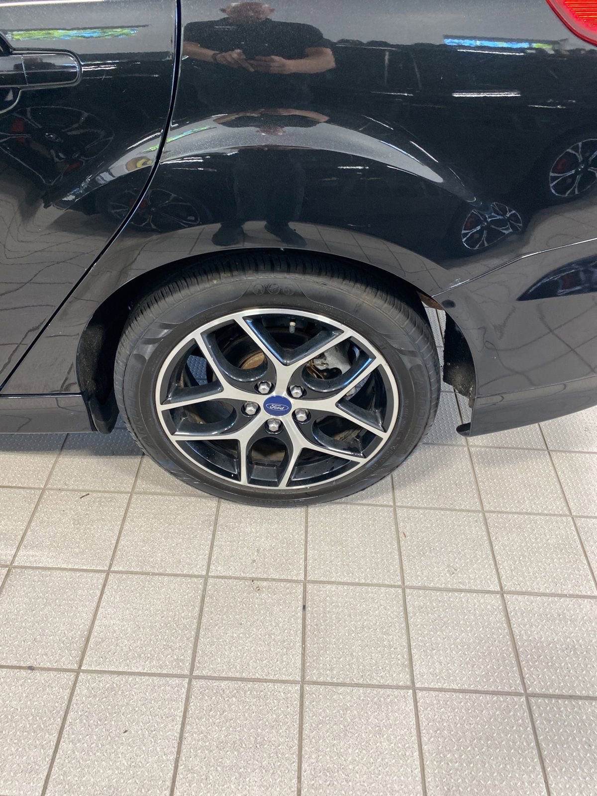 Used 2015 Ford Focus SE w/ SE Sport Package FWD image 4