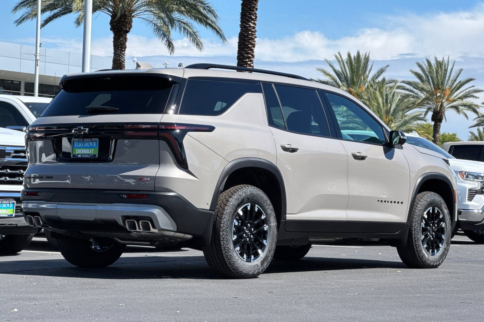 New 2026 Chevrolet Traverse Z71 w/ Enhanced Driving Package AWD/4WD image 3