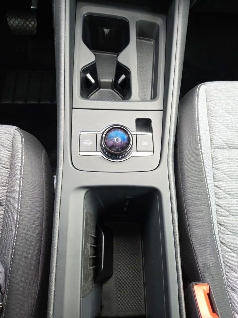 Used 2025 Volkswagen Tiguan S image 17