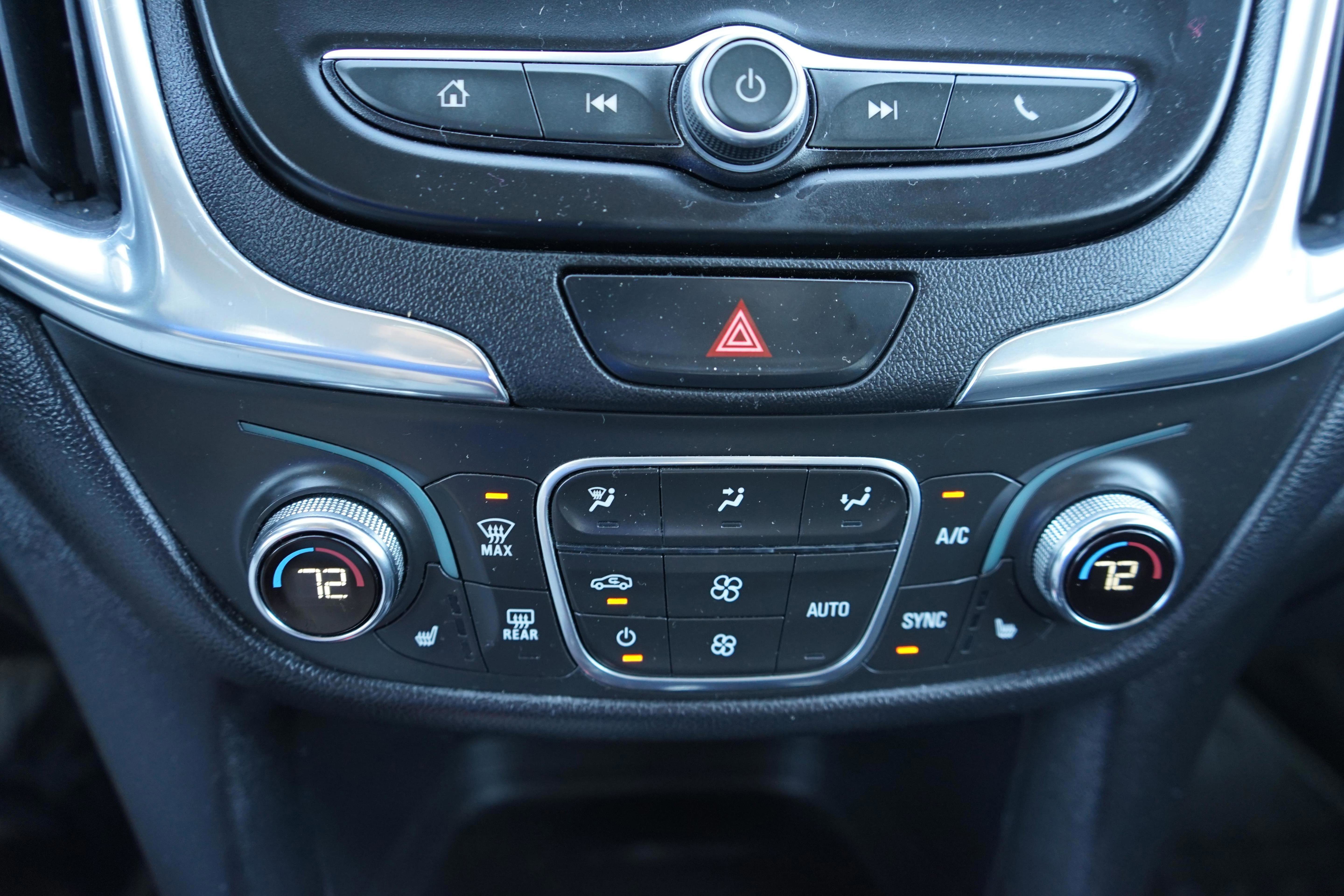 Used 2020 Chevrolet Equinox LT AWD/4WD image 16