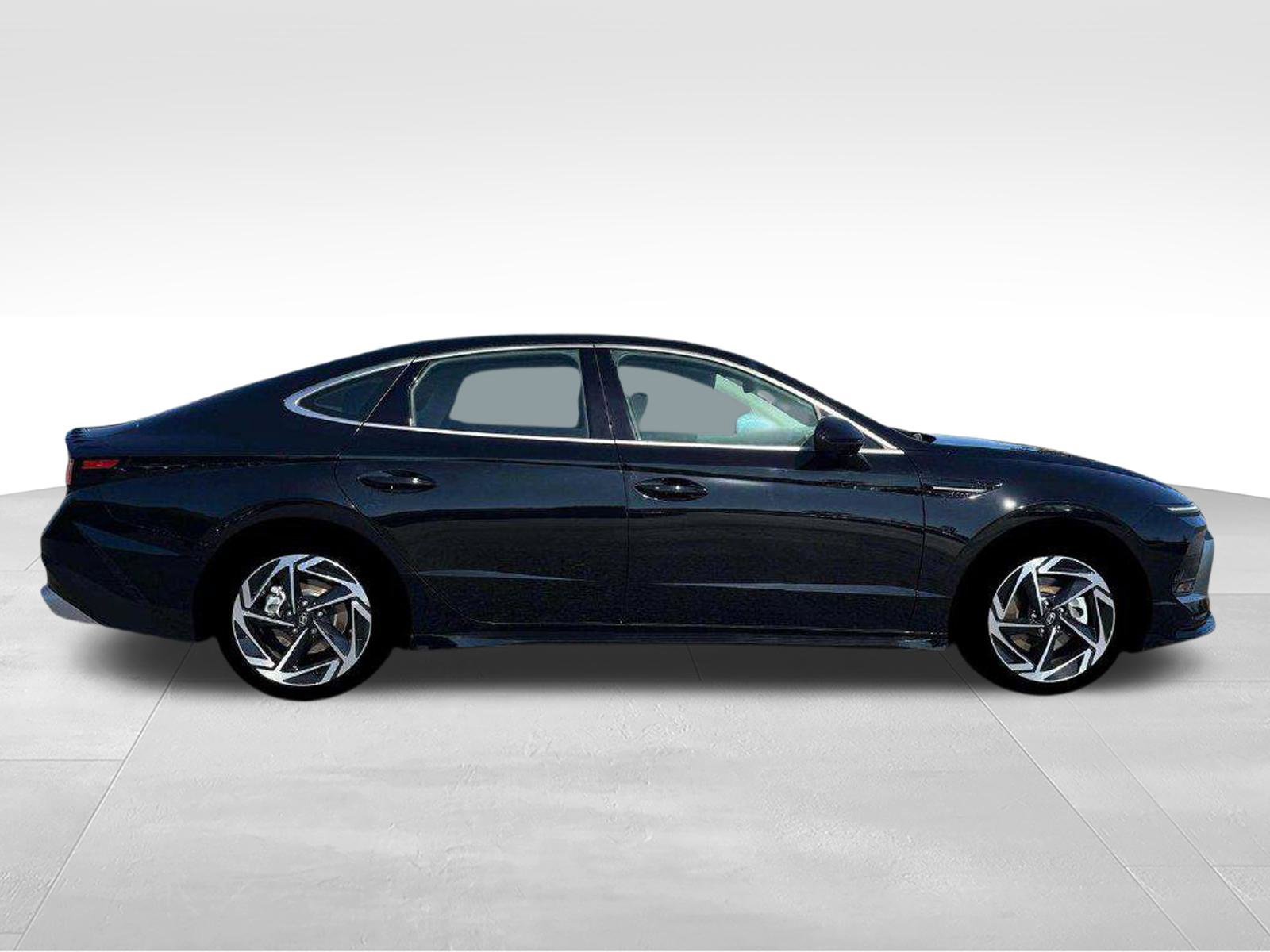 New 2026 Hyundai Sonata SEL FWD image 11