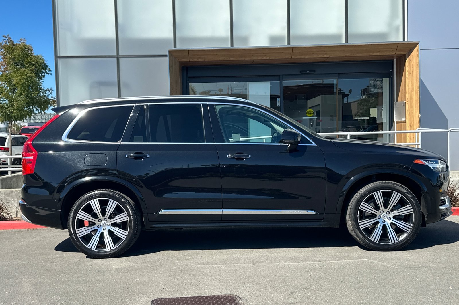 Used 2022 Volvo XC90 T8 Inscription w/ Advanced Package AWD/4WD image 8