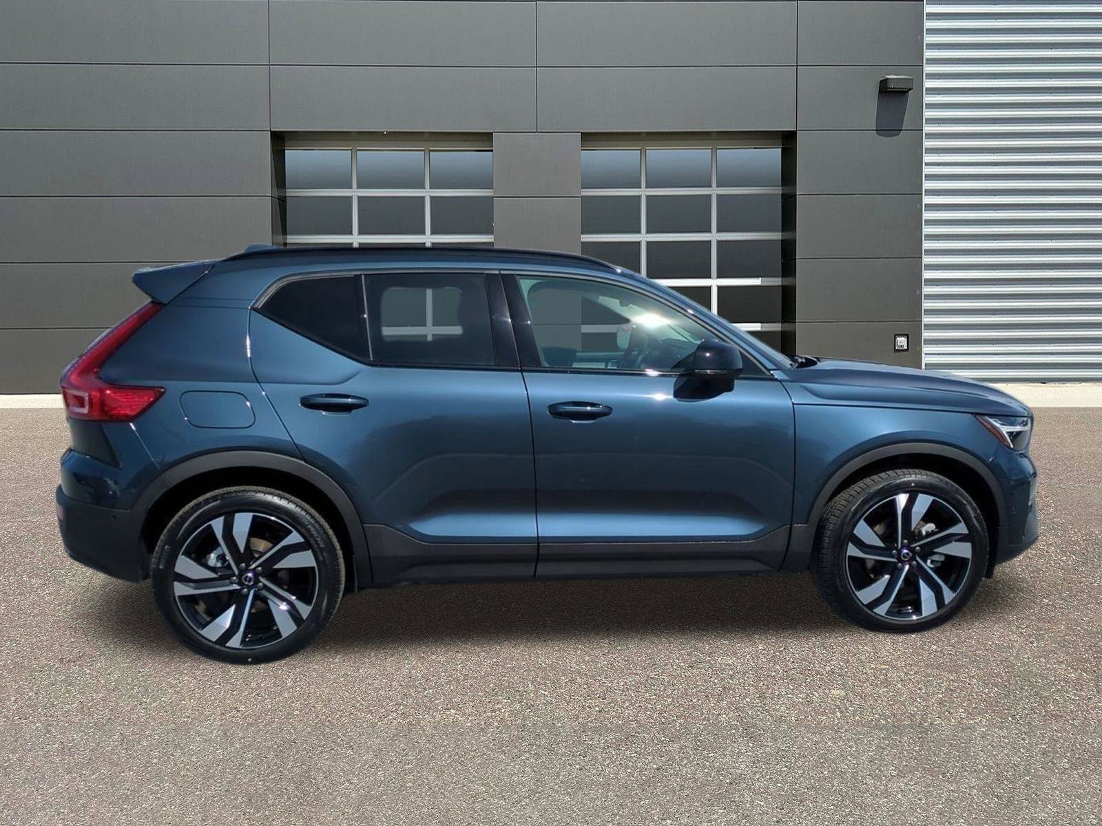 New 2026 Volvo XC40 B5 Ultra w/ Protection Package Premier AWD/4WD image 8
