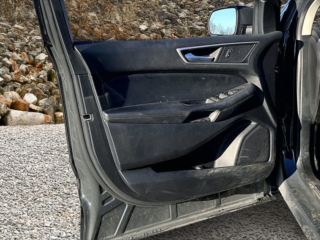 Used 2021 Ford Edge SEL image 18