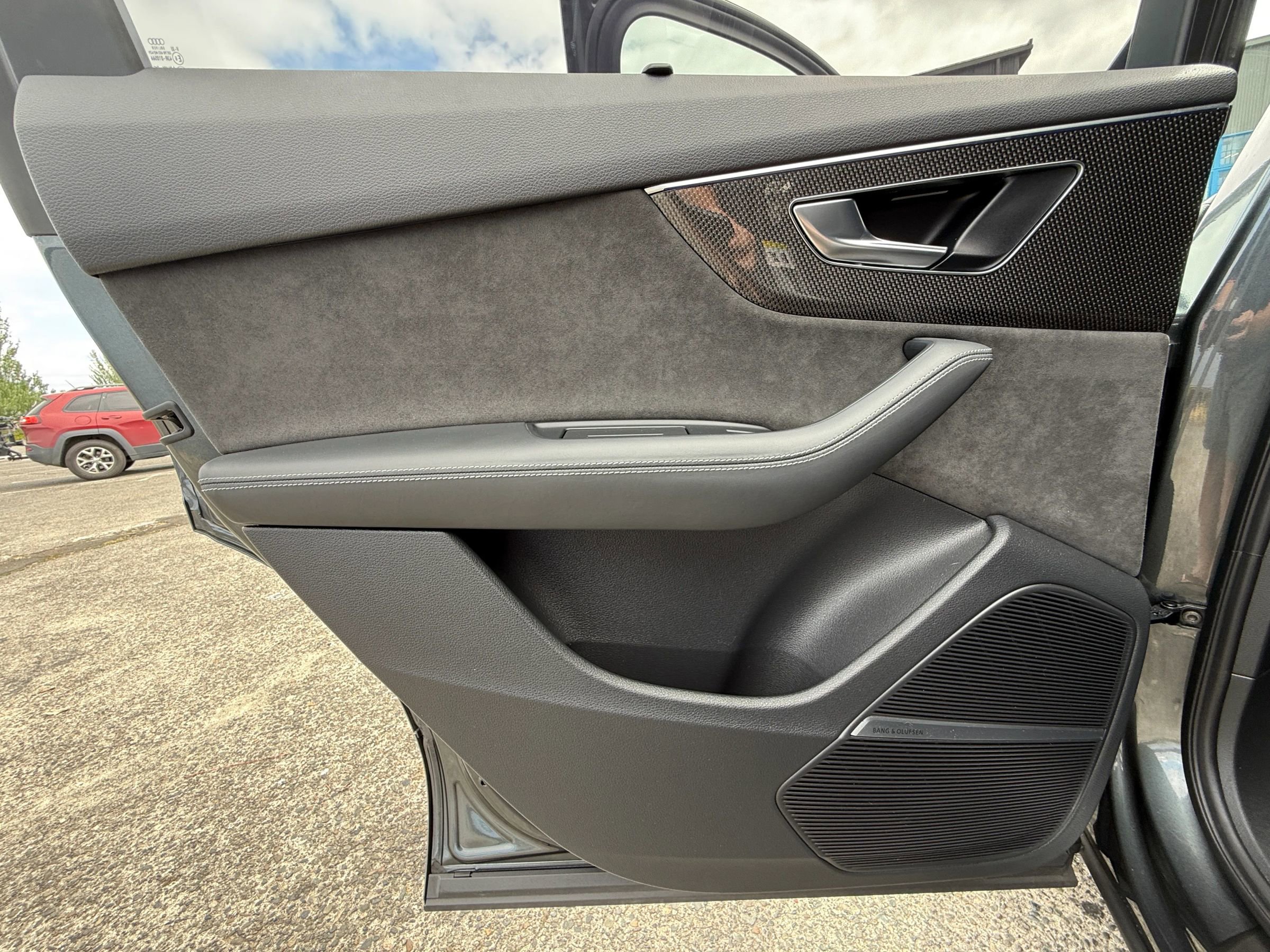 Used 2022 Audi SQ7 Prestige w/ Prestige Package image 43