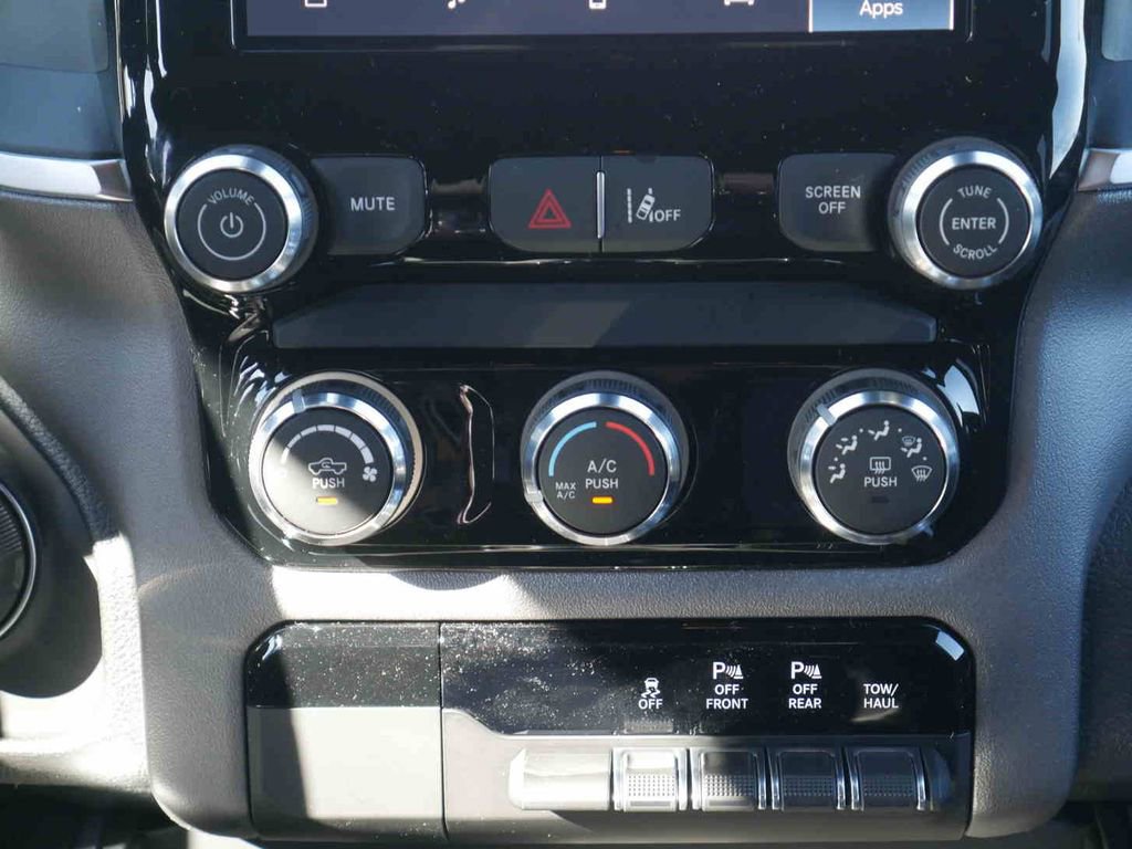 New 2026 RAM 1500 Express AWD/4WD image 6