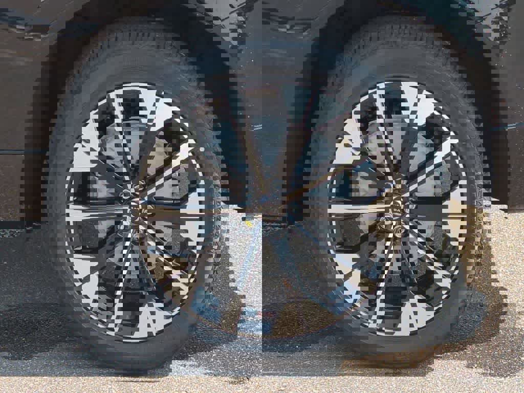 Used 2026 Volvo XC60 B5 Plus w/ Protection Package Premier image 13