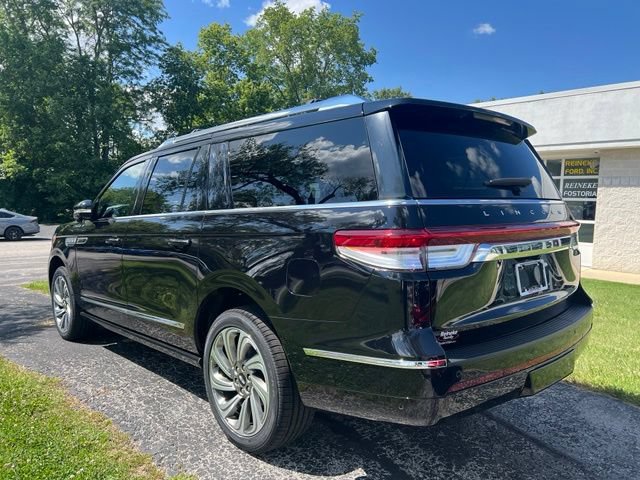 Used 2023 Lincoln Navigator L Reserve AWD/4WD image 6