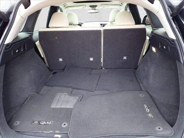 Used 2020 INFINITI QX50 Luxe w/ Navigation Package image 7