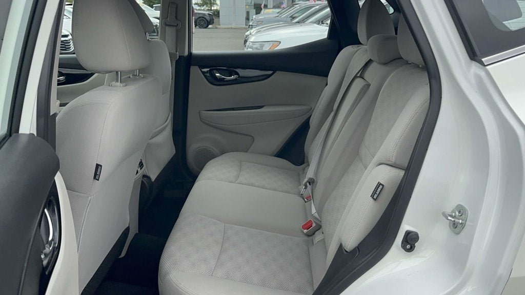 Used 2020 Nissan Rogue Sport SV AWD/4WD image 13