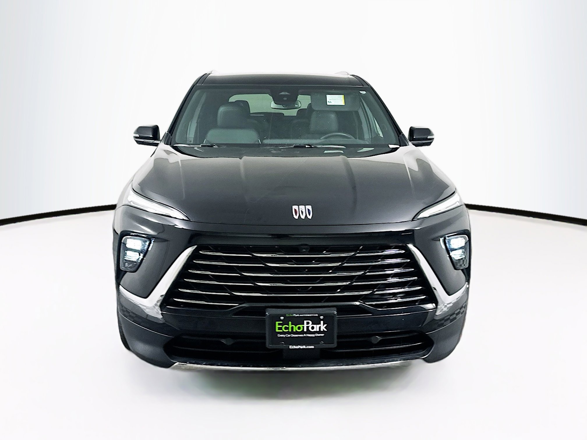 Used 2025 Buick Enclave Preferred image 2