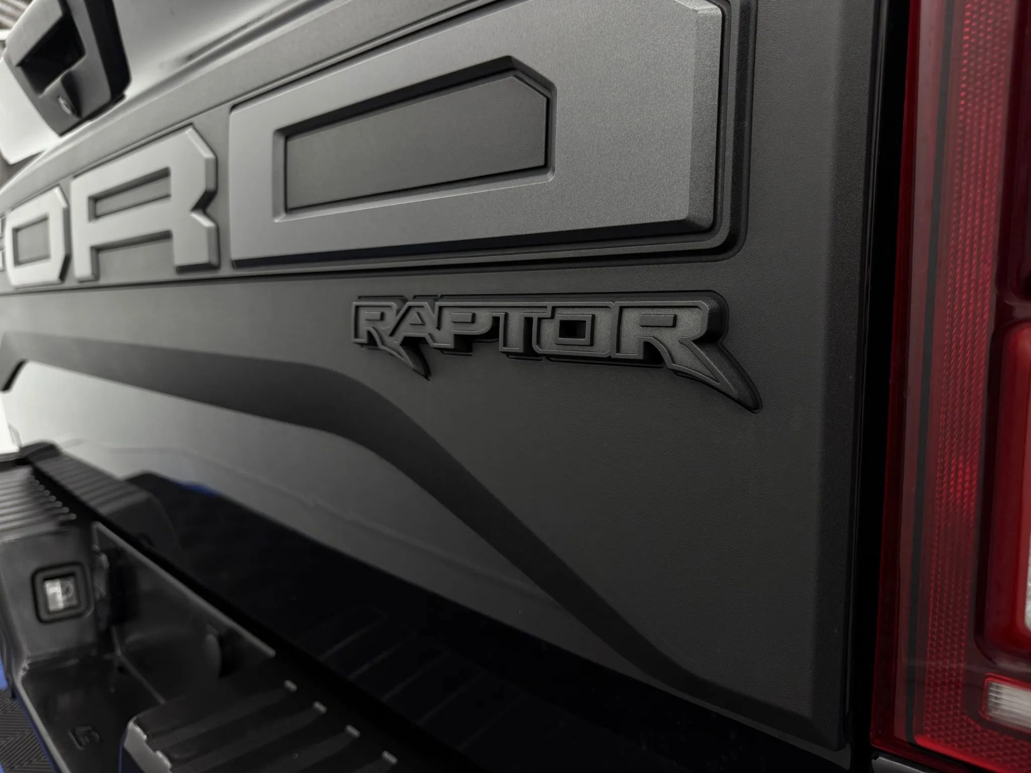 Used 2019 Ford F150 Raptor w/ Equipment Group 801A Mid image 5