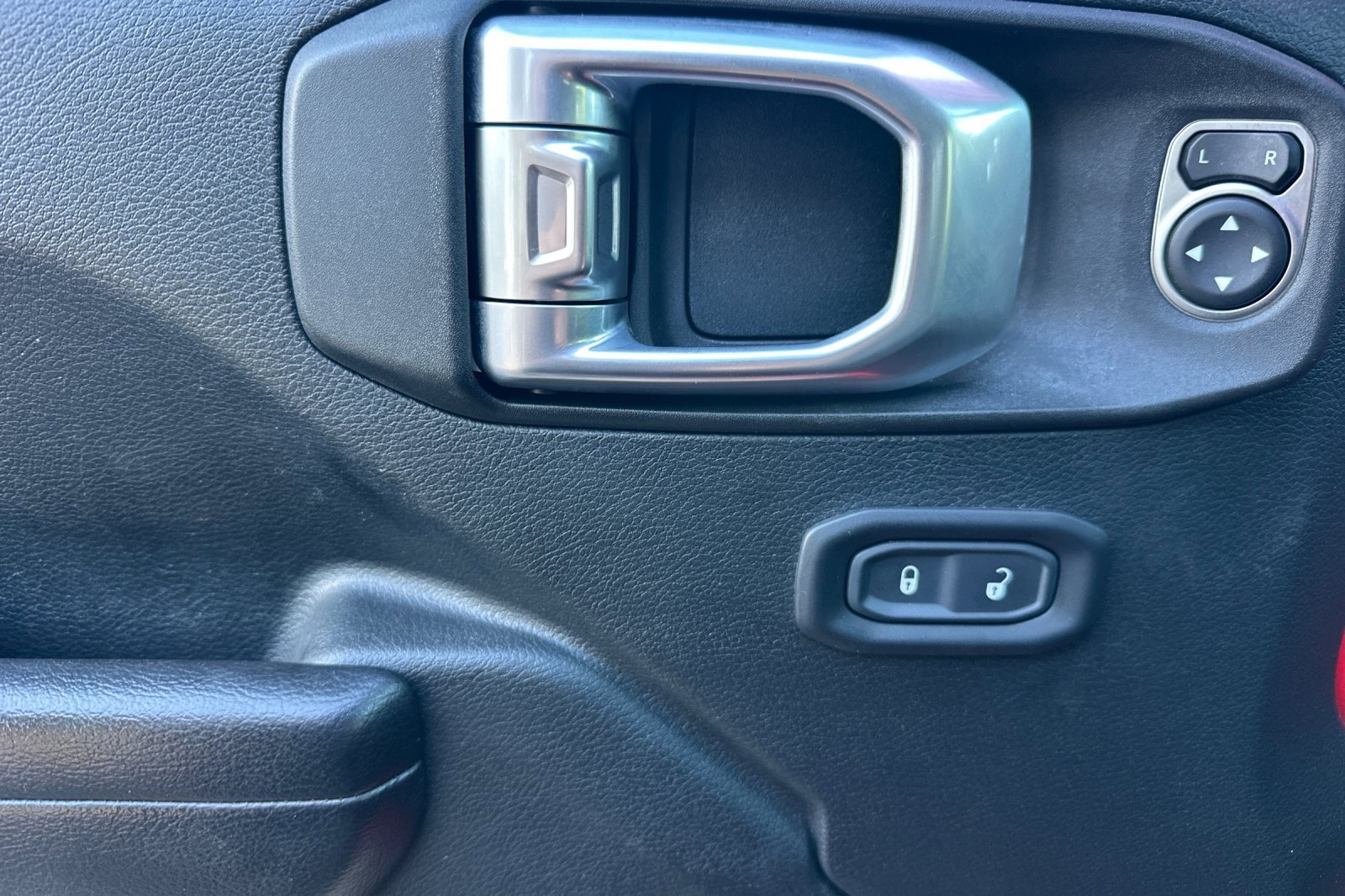 Used 2020 Jeep Gladiator Rubicon image 9