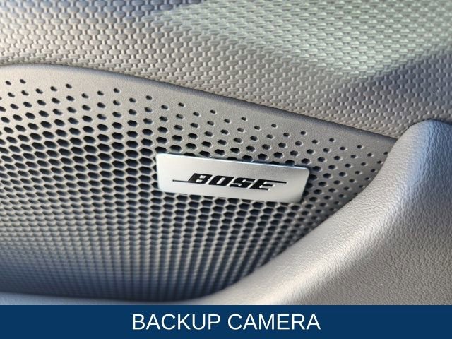 Used 2022 Porsche Taycan image 8