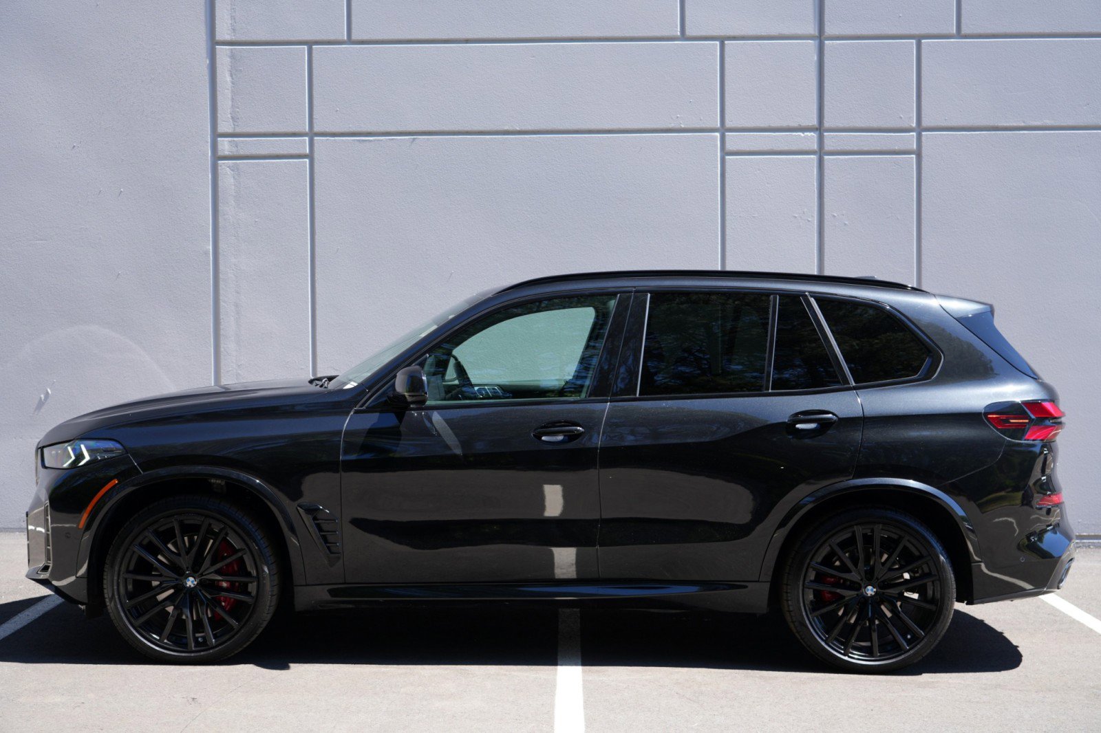 Used 2024 BMW X5 sDrive40i w/ M Sport Package RWD image 49