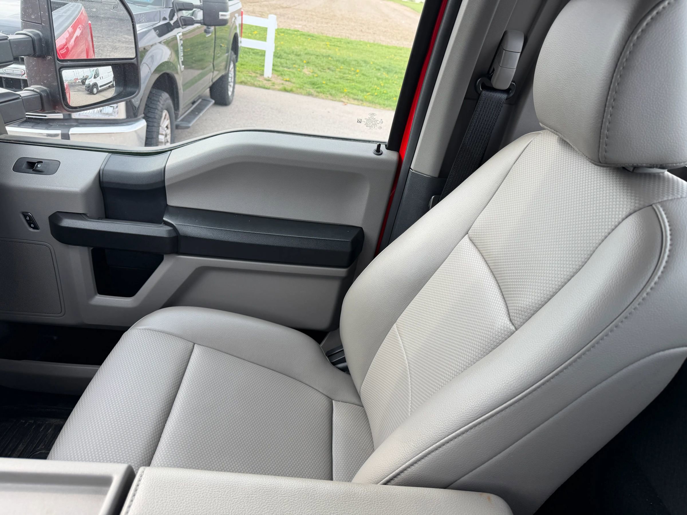 Used 2022 Ford F250 XL w/ Power Equipment Group image 22