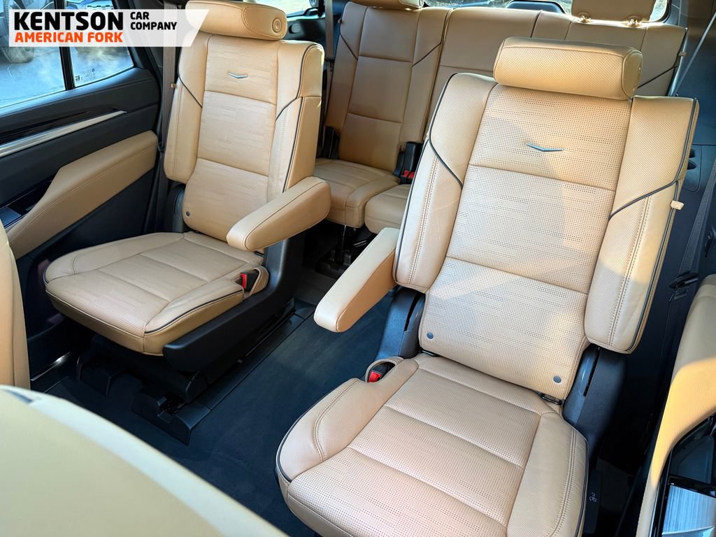 Used 2025 Cadillac Escalade Premium Luxury image 39