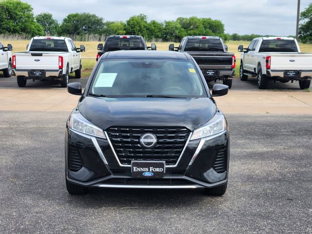 Used 2022 Nissan Kicks S FWD image 2