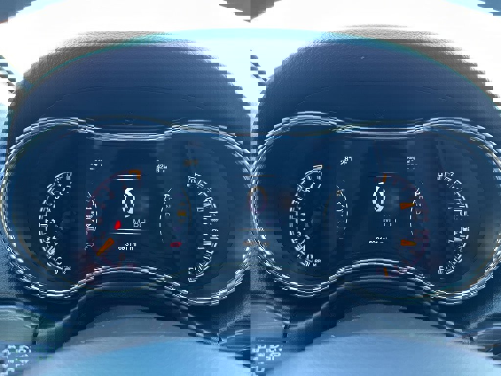 Used 2019 Jeep Grand Cherokee Altitude image 20