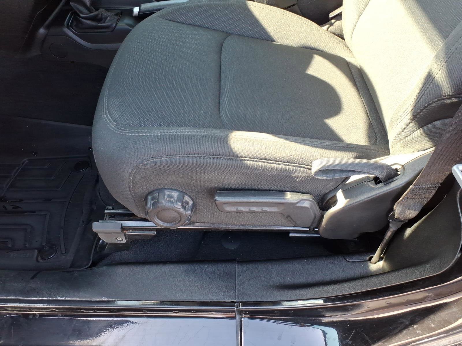 Used 2020 Jeep Wrangler Sport S image 17