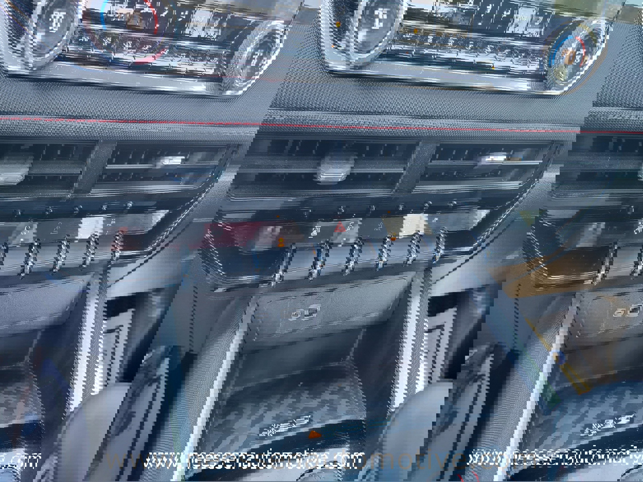 Used 2024 Chevrolet Colorado Z71 w/ Z71 Convenience Package 2 image 28