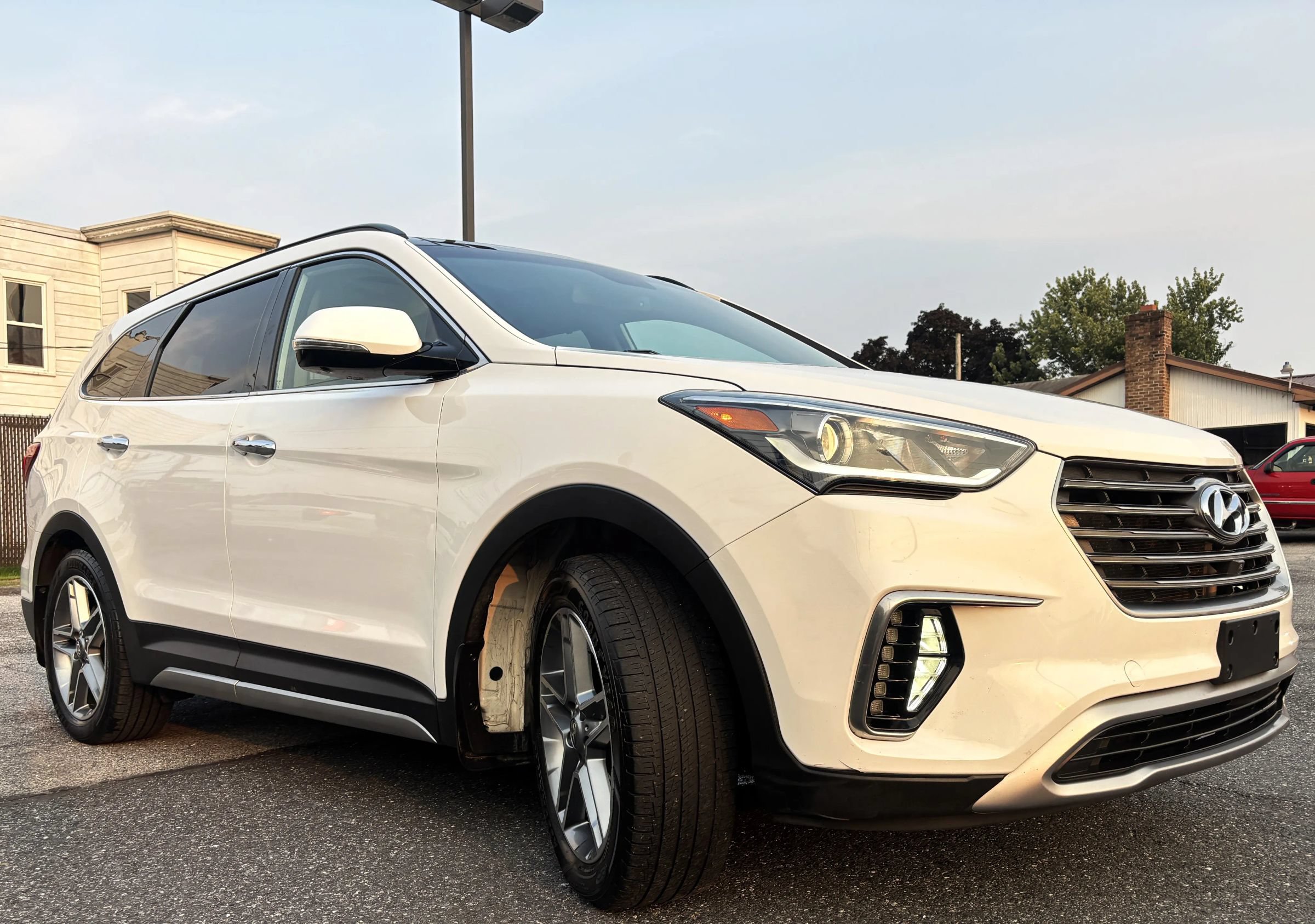 Used 2019 Hyundai Santa Fe XL AWD/4WD image 3