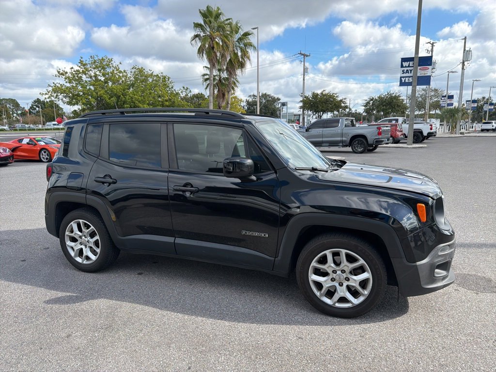 Used 2018 Jeep Renegade Latitude w/ Popular Equipment Group image 2