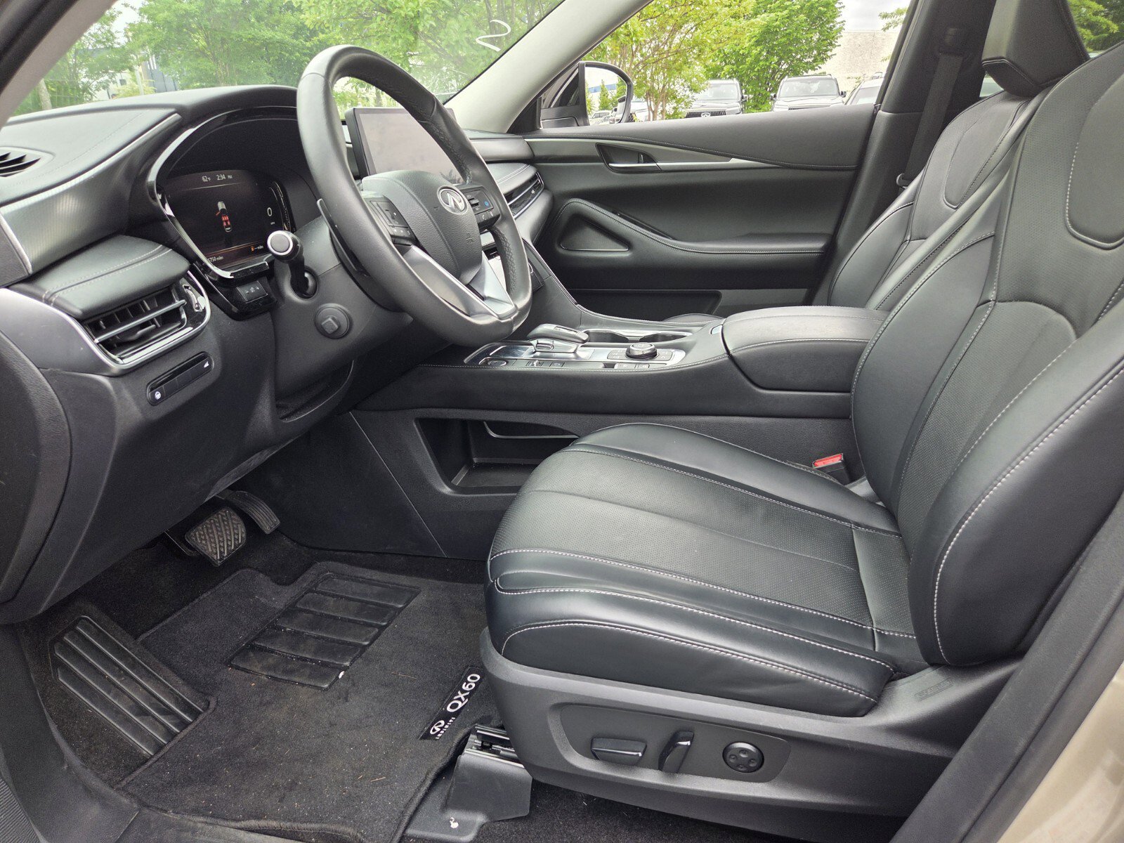 Used 2023 INFINITI QX60 Luxe AWD/4WD image 16