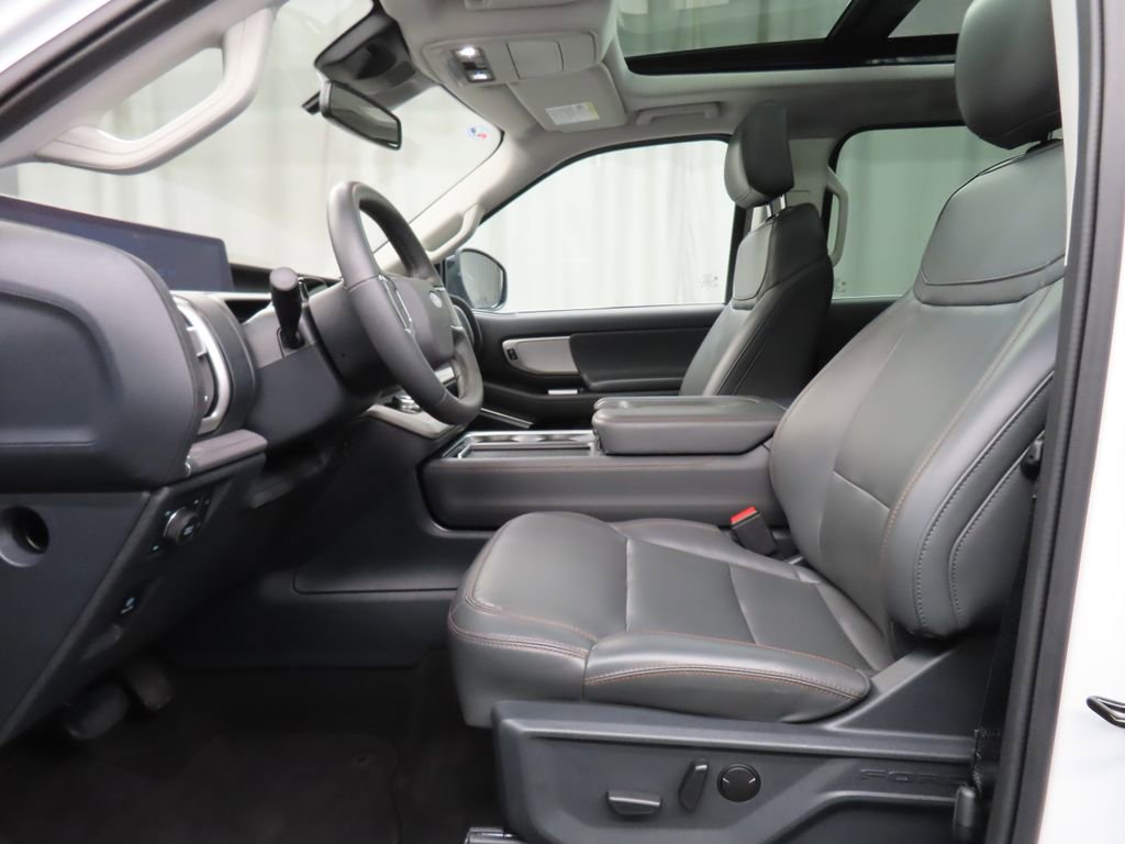 Used 2025 Ford Expedition Active AWD/4WD image 10