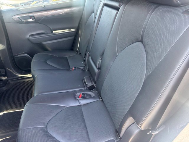 Used 2023 Toyota Highlander Limited AWD/4WD image 5