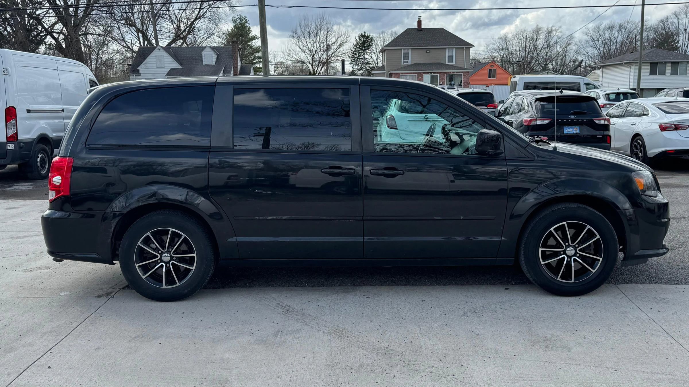 Used 2015 Dodge Grand Caravan SE image 6