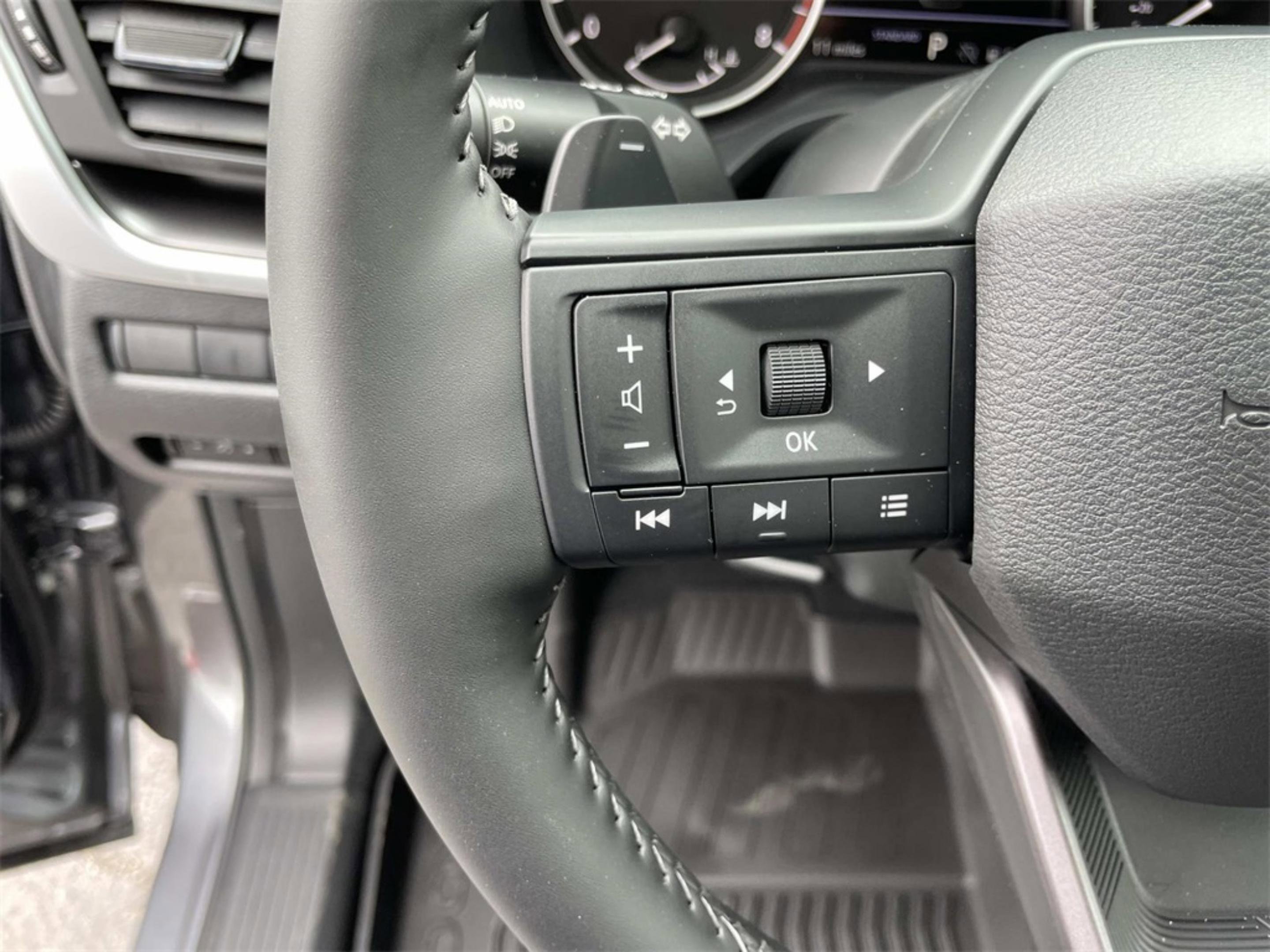 New 2026 Nissan Rogue SV FWD image 19