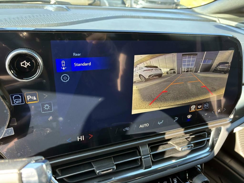 Used 2026 Chevrolet Equinox EV LT image 20