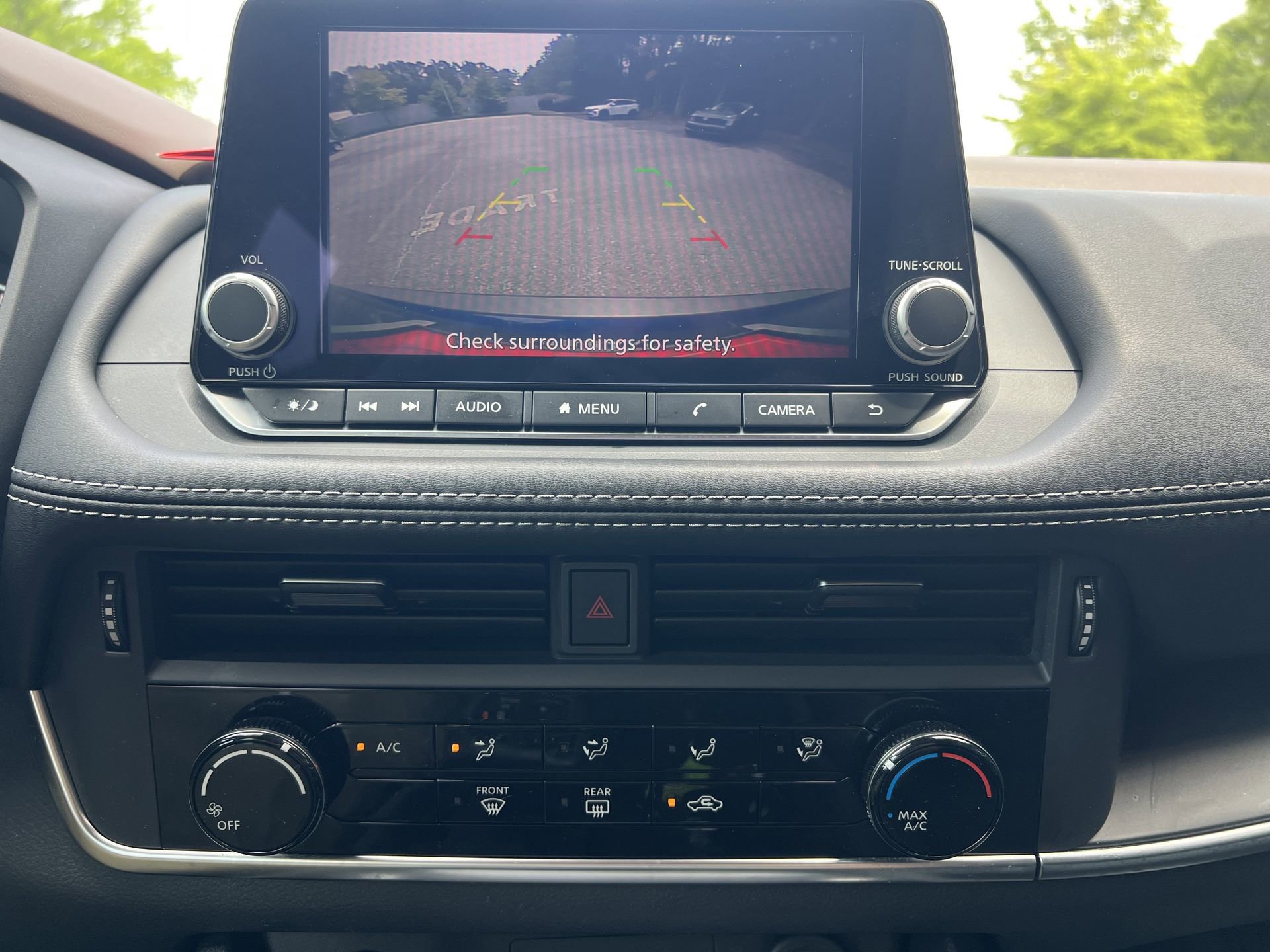 Used 2023 Nissan Rogue S FWD image 4